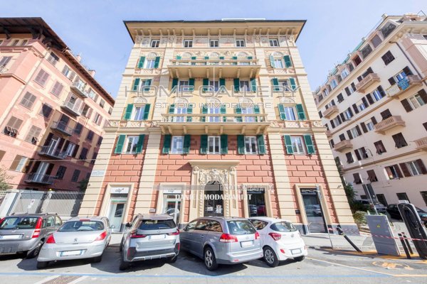 appartamento in vendita a Genova in zona Foce