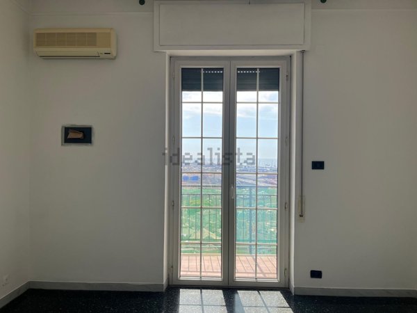 appartamento in vendita a Genova in zona Cornigliano