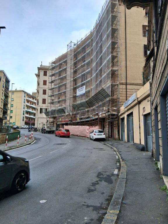 appartamento in vendita a Genova in zona Staglieno