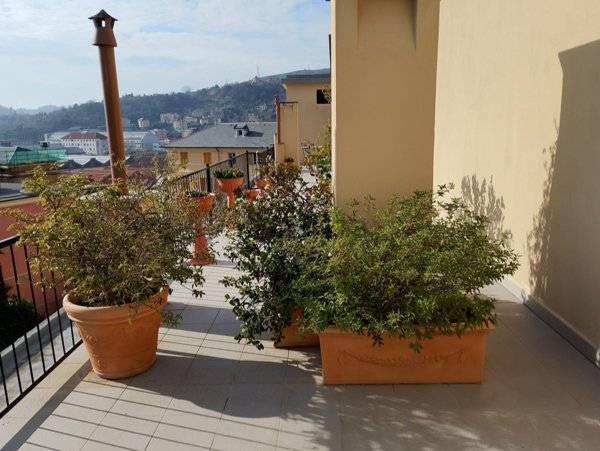 appartamento in vendita a Genova in zona Rivarolo