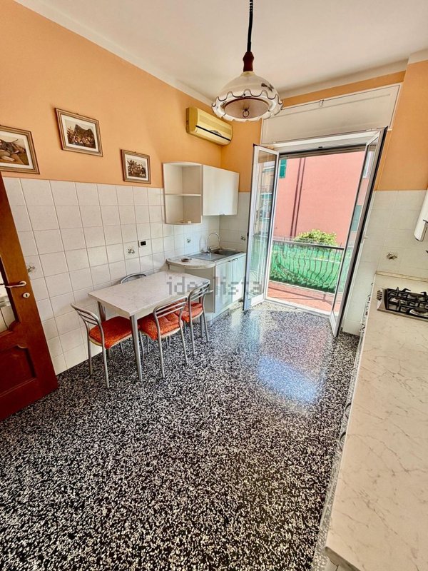 appartamento in vendita a Genova in zona Rivarolo