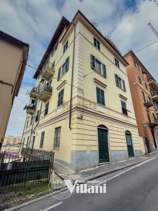 appartamento in vendita a Genova in zona Sturla