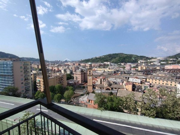 appartamento in vendita a Genova in zona Rivarolo