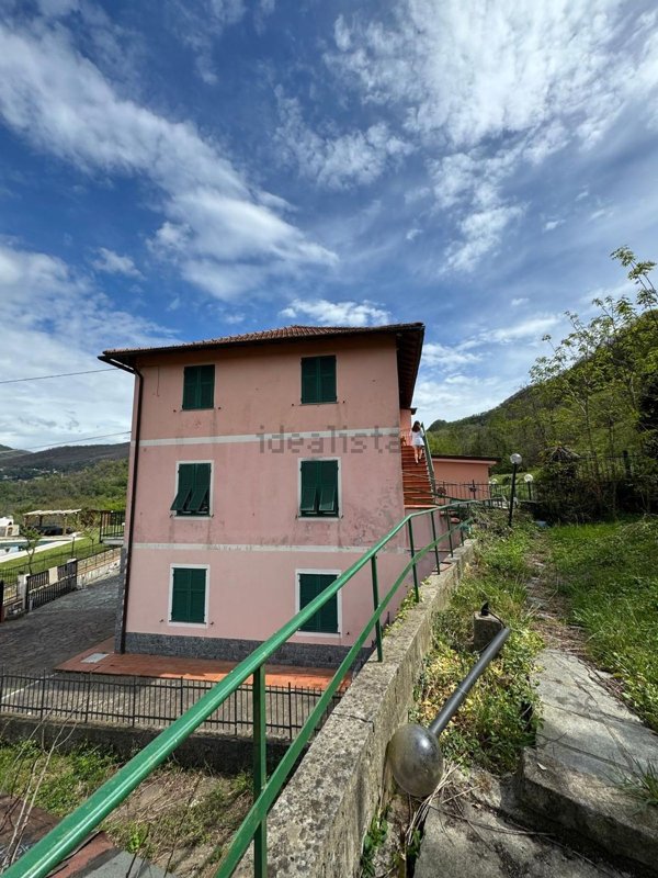 appartamento in vendita a Genova in zona Struppa