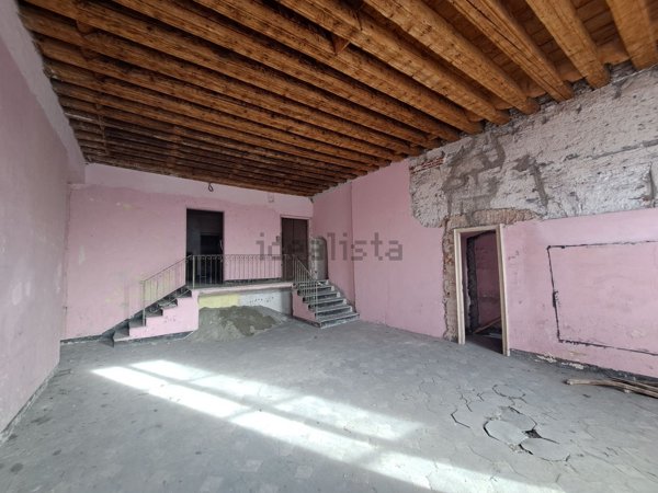 appartamento in vendita a Genova in zona Sottoripa / Maddalena / Molo