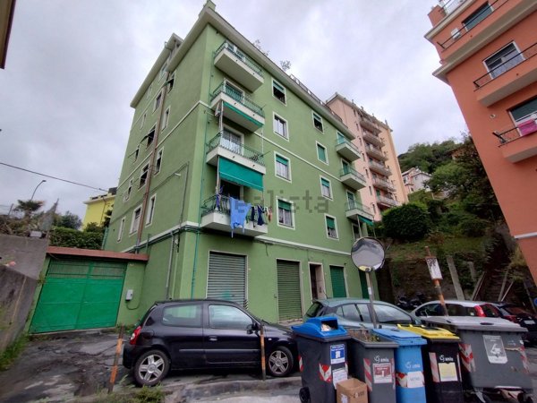 appartamento in vendita a Genova in zona Bolzaneto