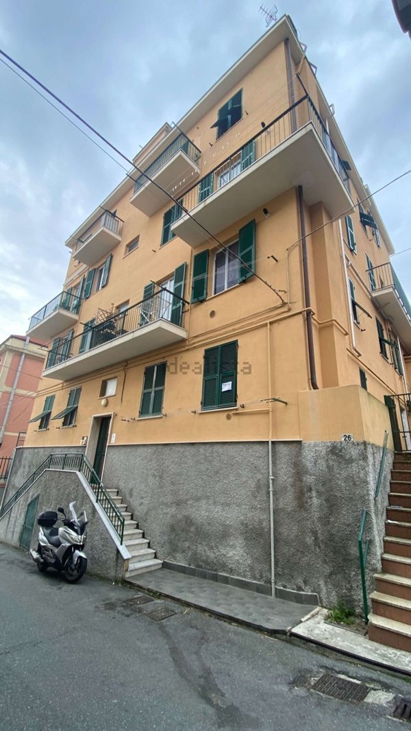appartamento in vendita a Genova in zona Sestri Ponente