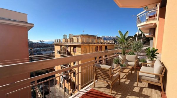 appartamento in vendita a Genova in zona Pegli