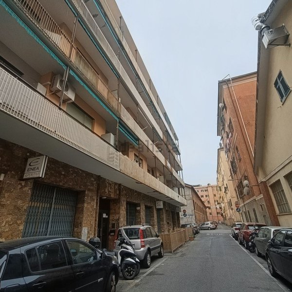 appartamento in vendita a Genova in zona Sestri Ponente