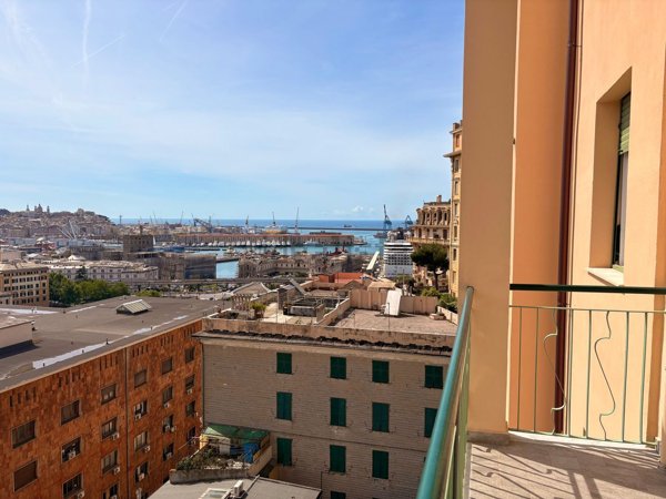 appartamento in vendita a Genova in zona Lagaccio / Granarolo