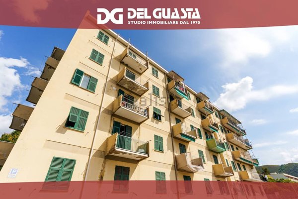 appartamento in vendita a Genova in zona Sestri Ponente