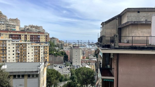 appartamento in vendita a Genova in zona Oregina