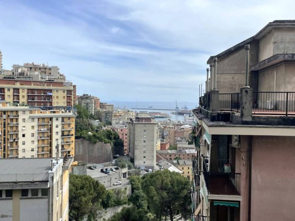 appartamento in vendita a Genova in zona Oregina