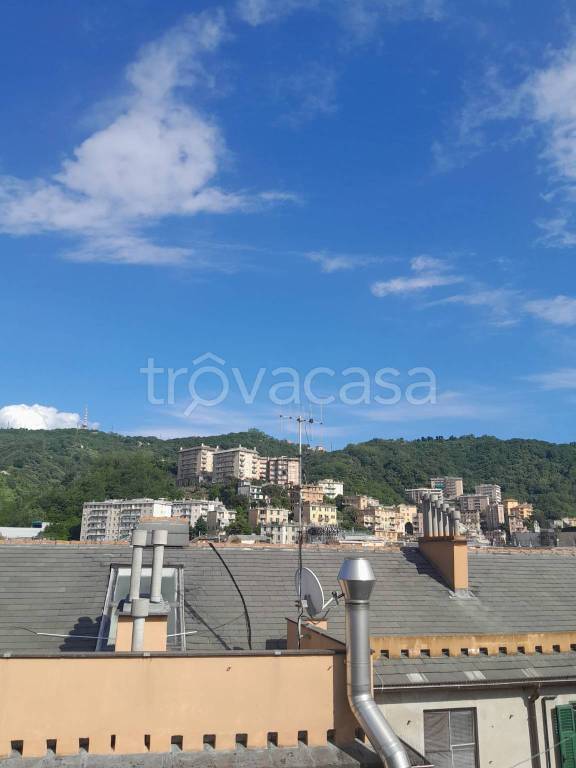 appartamento in vendita a Genova in zona Rivarolo