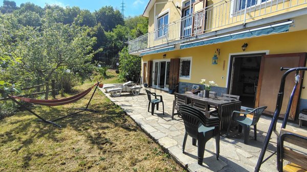 casa indipendente in vendita a Genova in zona Sestri Ponente