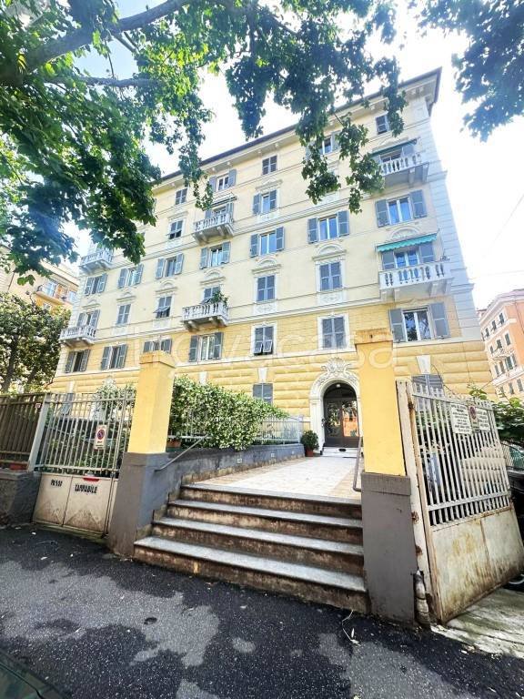 appartamento in vendita a Genova in zona Foce