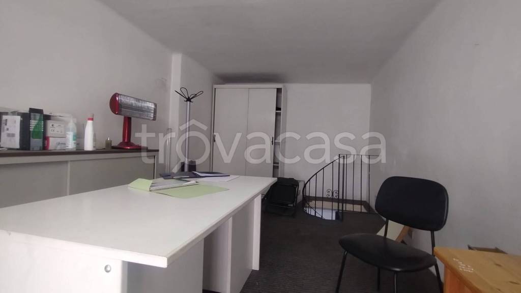 negozio in vendita a Genova in zona Foce