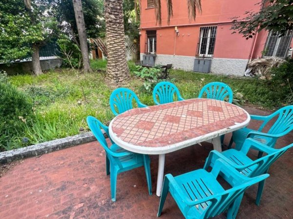 appartamento in vendita a Genova in zona Sturla