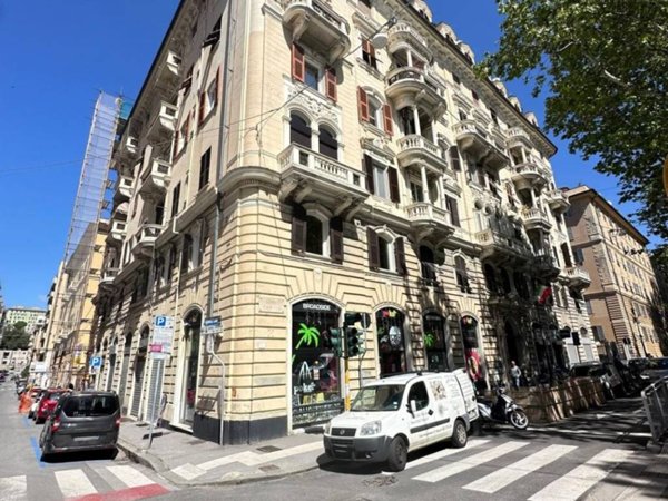 appartamento in vendita a Genova in zona Foce