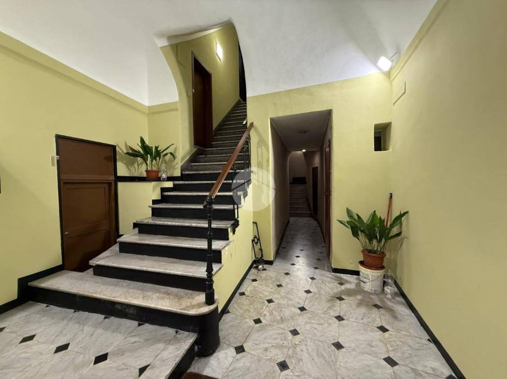 appartamento in vendita a Genova in zona Sottoripa / Maddalena / Molo