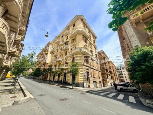 appartamento in vendita a Genova in zona Sestri Ponente