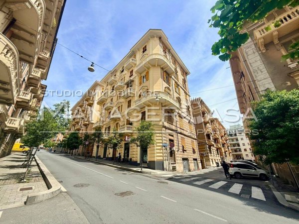 appartamento in vendita a Genova in zona Sestri Ponente