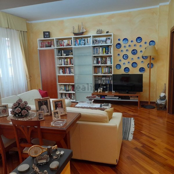 appartamento in vendita a Genova in zona Sampierdarena