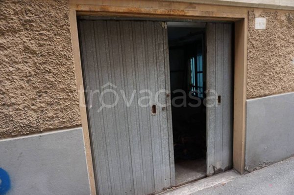 locale di sgombero in vendita a Genova in zona Centro Storico