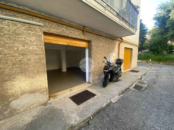 locale di sgombero in vendita a Genova in zona Pegli