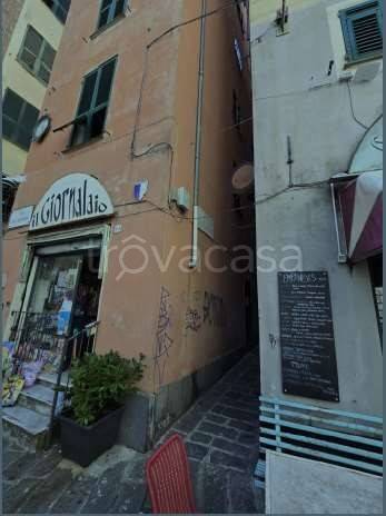 appartamento in vendita a Genova in zona Sottoripa / Maddalena / Molo
