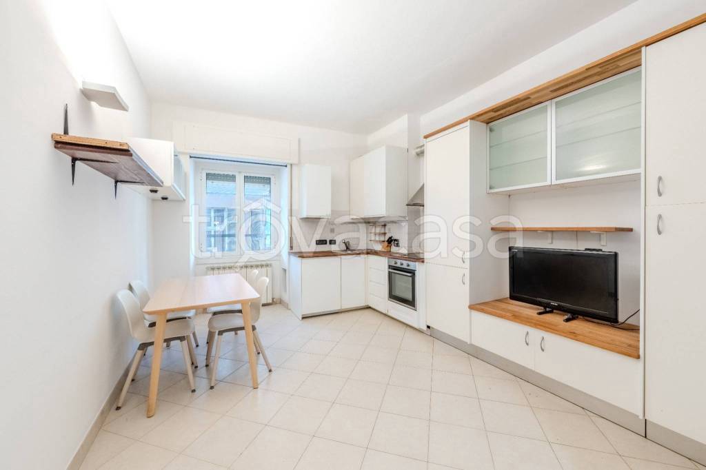 appartamento in vendita a Genova in zona Sottoripa / Maddalena / Molo