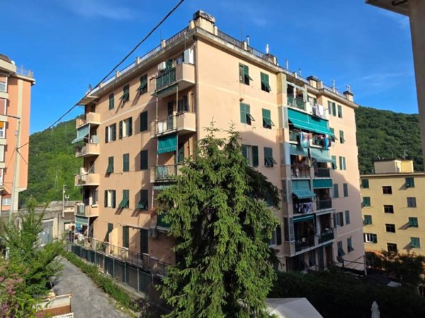 appartamento in vendita a Genova in zona Molassana