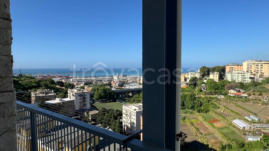 appartamento in vendita a Genova in zona Palmaro / Pra'