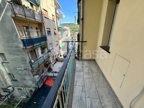 appartamento in vendita a Genova in zona Rivarolo