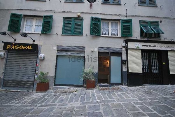negozio in vendita a Genova in zona Sottoripa / Maddalena / Molo