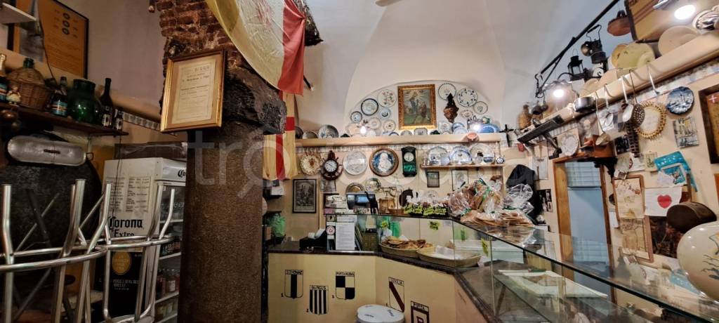 negozio in vendita a Genova in zona Sottoripa / Maddalena / Molo