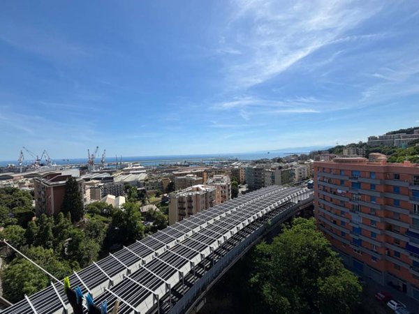appartamento in vendita a Genova in zona Sestri Ponente