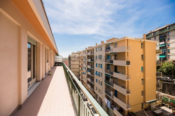 appartamento in vendita a Genova in zona Oregina