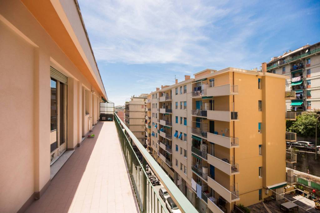 appartamento in vendita a Genova in zona Oregina