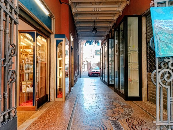 appartamento in vendita a Genova in zona Sestri Ponente