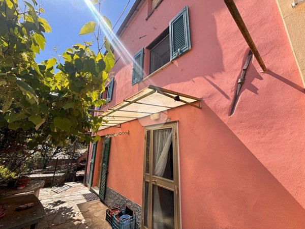 casa semindipendente in vendita a Genova in zona Apparizione