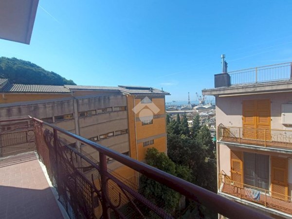 appartamento in vendita a Genova in zona Sestri Ponente