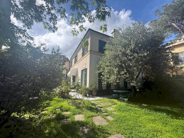 casa indipendente in vendita a Genova