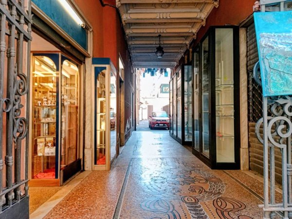 appartamento in vendita a Genova in zona Sestri Ponente