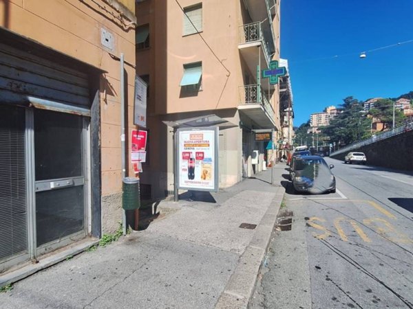 negozio in vendita a Genova in zona Pontedecimo