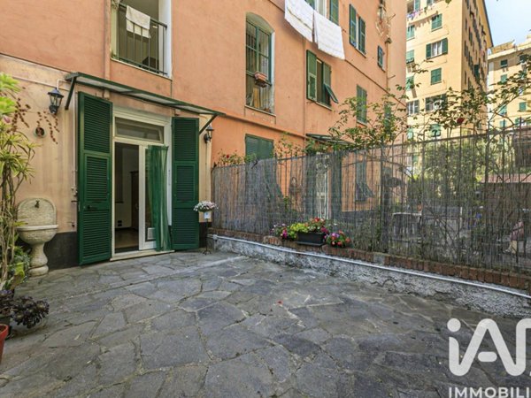 appartamento in vendita a Genova in zona Carignano