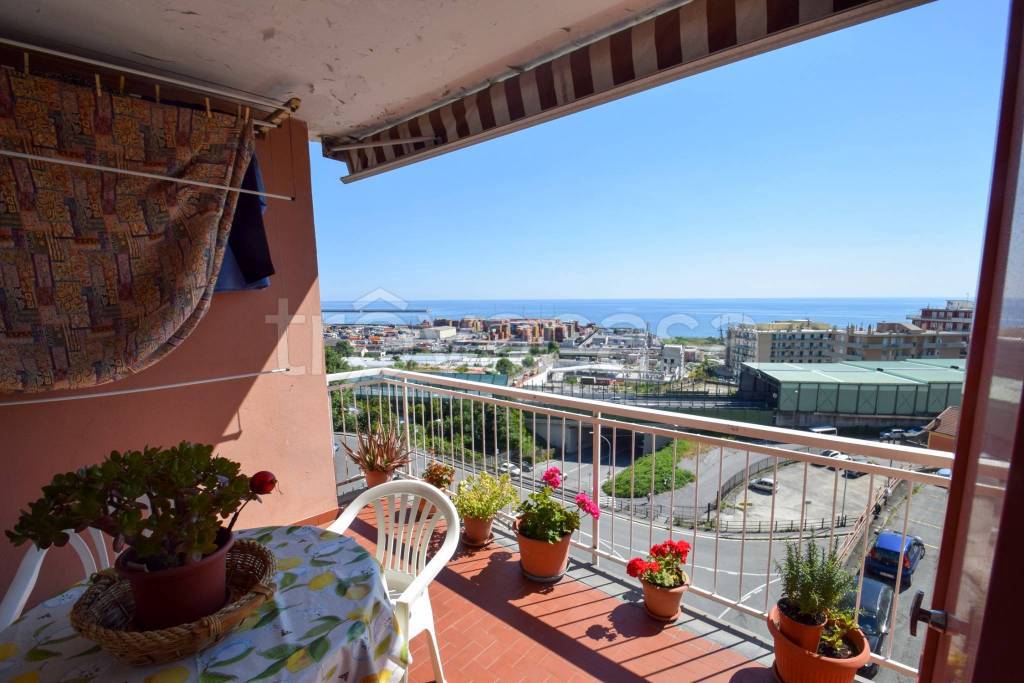 appartamento in vendita a Genova in zona Voltri