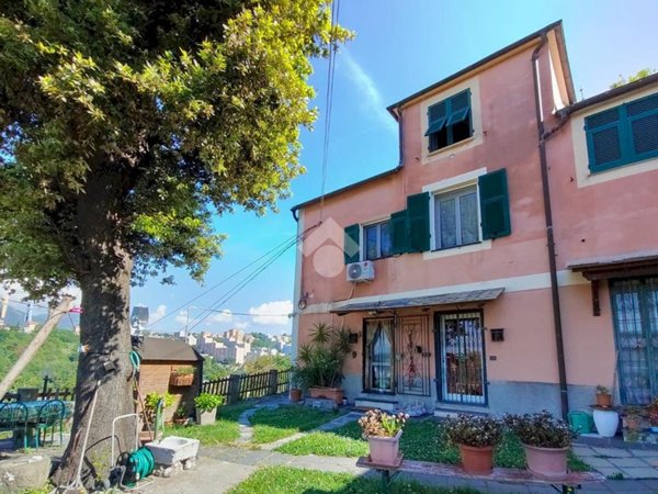 casa semindipendente in vendita a Genova in zona Rivarolo