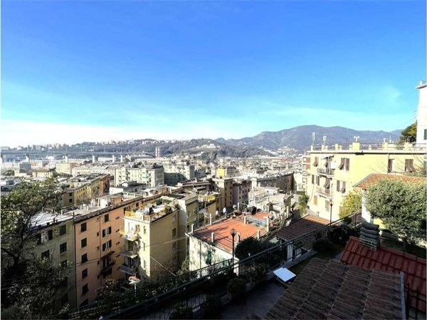 appartamento in vendita a Genova in zona Certosa