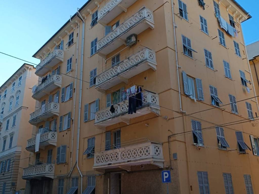 appartamento in vendita a Genova in zona Sestri Ponente
